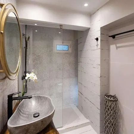 Amazing In With 2 Bedrooms And Wifi