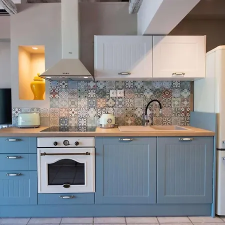 Amazing In With 2 Bedrooms And Wifi *